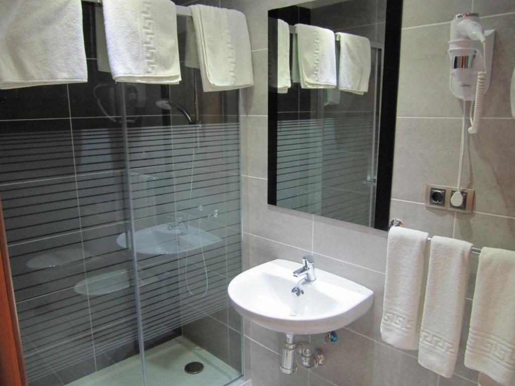 Hotel Corona De Castilla Villares de la Reina Zimmer foto